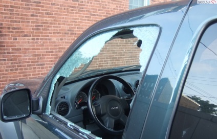 A spart paharul în mașină în curte - ce să faci casco, osago