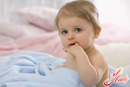 A gyermek szopog egy ujjal, hogyan kell elvágni egy gyermeket, hogy szopni egy ujját (a gyermek szopni egy ujját, hogyan kell elvágni miért) Egy gyerek szopogatja az ujját, hogyan kell elvágni egy gyermeket, hogy szopjon egy ujját