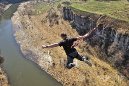 Ropjamping diferența dintre sărituri bungee și jumping de frânghie