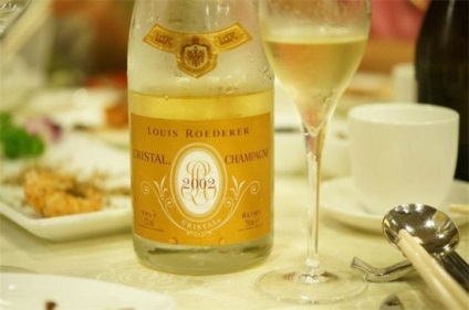 Șampanie de cristal, istoria lucrurilor