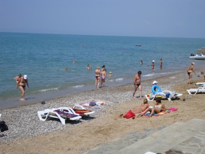 Plaja de nisip proprie a sanatoriului de pe litoralul Mării Negre în g.