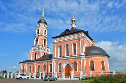 A Szentháromság templom hagyományai és a vízszentség közel-egyházi babonái