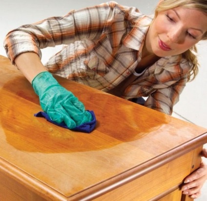 A polírozott bútorok gondozása otthon szabályokat és ajánlásokat tartalmaz