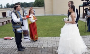 Înregistrarea în aer liber a căsătoriei în moștenirea lui Kuzminki, fotograf pentru nunta