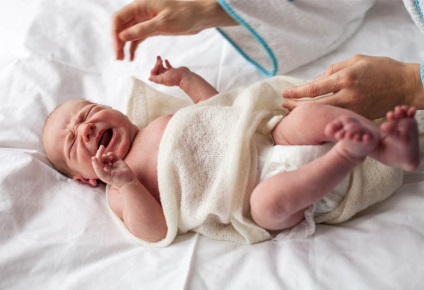 Extrageți din spital prima zi a unui nou-născut la domiciliu