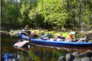 Excursii cu apă pe caiacele companiei de călătorie Vuoksa Vuoksa tour - femeie