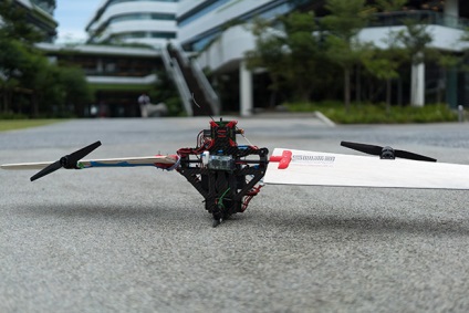 În Singapore, o dronă cu elice pe o elice