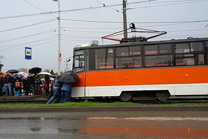 Încărcarea în limba rusă împingem avioane, tramvaie și trenuri