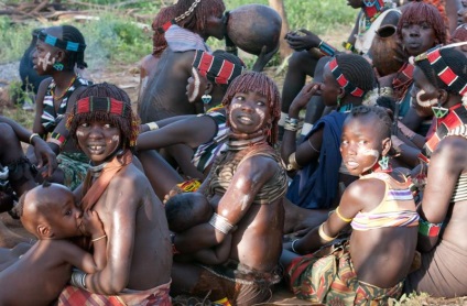 5 Cele mai neobișnuite triburi care pot fi vizitate de un turist