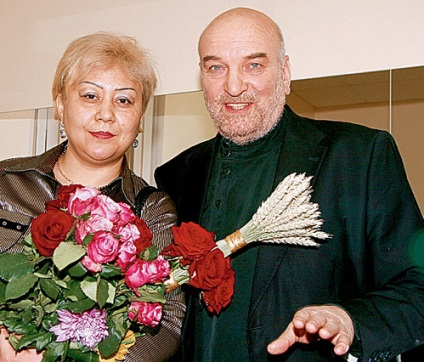 Actorul Alexey Vasilievich Petrenko sa căsătorit, soția sa a devenit azima rasulovna, amuzant