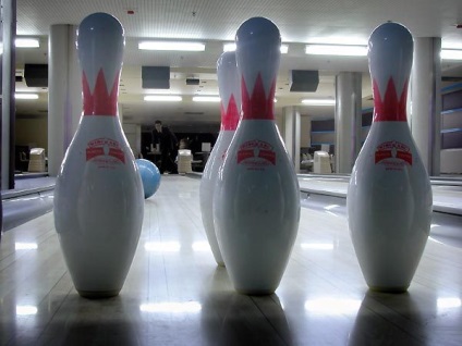 Și, de fapt, de ce cluburile de bowling dau pantofi speciale de ce nu se joacă în ei