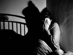 Ahluofobia (fobia întunericului) cauzează și tratamentul