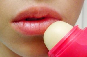 Lip Balm - numire, tipuri, aplicare (hidratare, vindecare, terapeutice, de protecție împotriva soarelui
