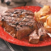 Beefsteak este o mâncare reală pentru bărbați