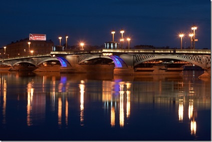 Podul Blagoveshchensky din Sankt Petersburg