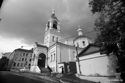 Biserica povestirii obișnuite și a fotografiei Profetului Ilie