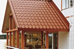Cum să acoperiți acoperișul unui foișor pentru utilizare pe termen lung