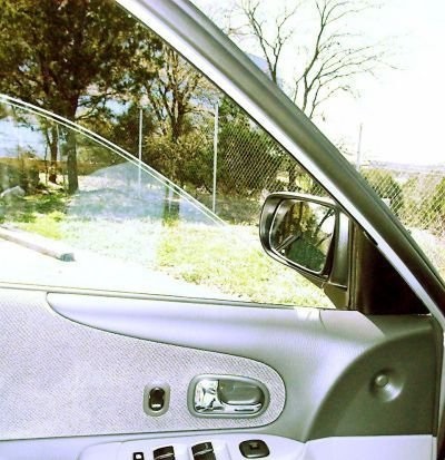 Pentru ceea ce în mașină este folosit o ușă de apropiere de ochelari