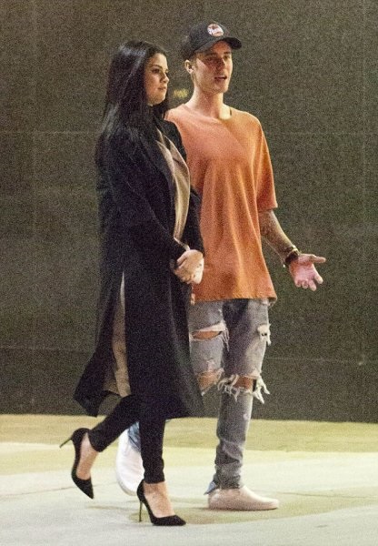 Justin Bieber a cântat serenada lui Selene Gomez, ellegirl