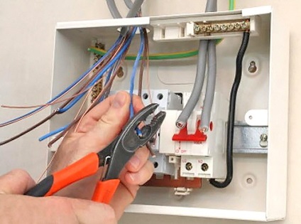 Cablare în apartament cu principiile de instalare a mâinilor proprii și schema de conectare