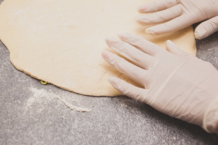 Focaccia paradicsommal, olajbogyóval és rozmaringgal - kulináris, lépésről-lépésre készült recept a fényképen