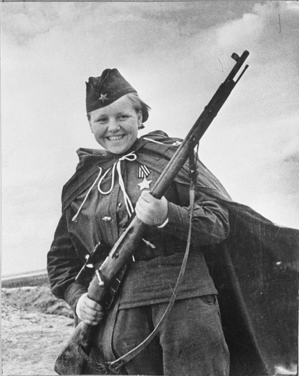 Fotografii ale femeilor sovietice care au participat la ostilități în timpul celui de-al doilea război mondial