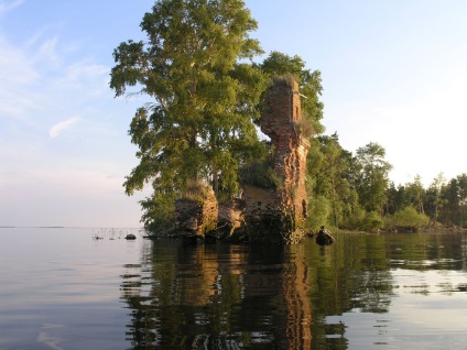 Orașul Rybniksk Reservoar al pescarilor, inundată în regiunea Vologda a Nașterii Domnului Hristos