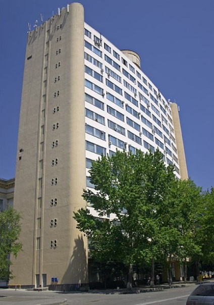 Hotel sindical grad, 38-16-22 navighează