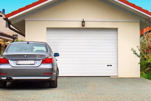 Mely garázskapuk a legjobb választani a garázs kapuk típusainak és típusainak összehasonlítását