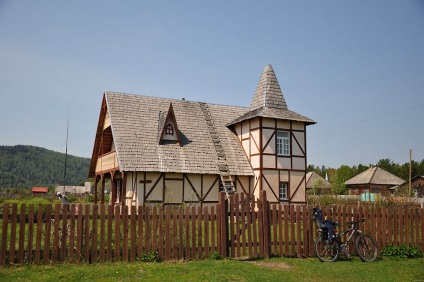 Cum trăiesc oamenii în pădure și se roagă la roată - știri în fotografii