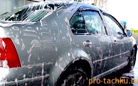 Hogyan kell megfelelően lemosni egy autót