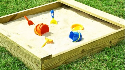 Hogyan készítsünk egy gyerek homokozóját, magad építő