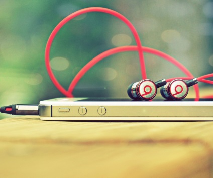 Cum de a descărca muzică pe iPhone prin iTunes sau dropbox