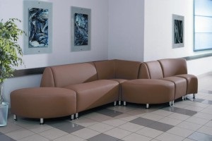 Hogyan válasszunk ki egy irodai kanapét, típusokat, tervezési jellemzőket és kiválasztási kritériumokat