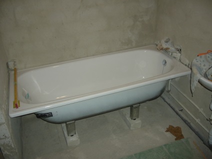 Cum să fixați cadă de baie în mod corect pentru a face atașamentul la peretele unei băi din fontă acrilică