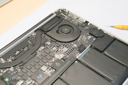 Cum să înlocuiți bateria într-o macbook pro retină