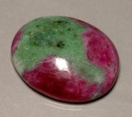 Stone zoisite - mire használják a mágiát és a gyógyulást