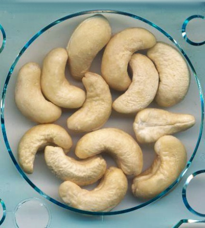 Cashew proprietăți utile prime, instruire, consolidarea sistemului imunitar, bronșită, gripa, dentare