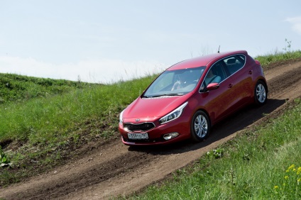 Kia sid (kia cee-d) a Hyundai i30 és a Hyundai Elantra ellen - tesztvezetés