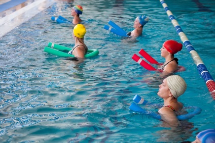 Când poți merge la piscină după ce ai dat naștere la mamele care alăptează și care nu mâncau