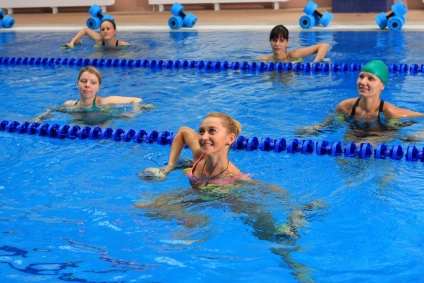 Când puteți merge la piscină după ce ați dat naștere mamele care alăptează și care nu mâncau