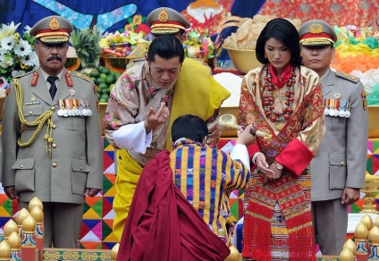 Regele Bhutanului sa căsătorit cu un bătrân, prima frumusețe a țării - știri în fotografii