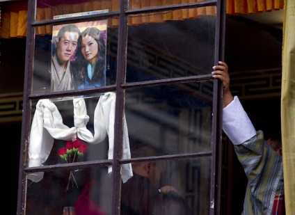 Bhután királya feleségül vette a közembert, az ország első szépségét - hír a fotókban