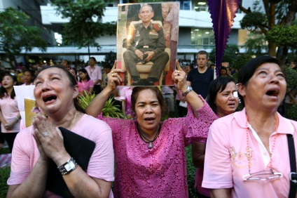 Regele Thailandei Phumiphon aduljadet cadru nouă a murit în Bangkok