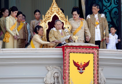 Regele Thailandei Phumiphon aduljadet cadru nouă a murit în Bangkok