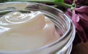 Crema de ochi din ingrediente naturale