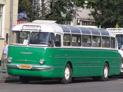 Winged ikarus autobuz