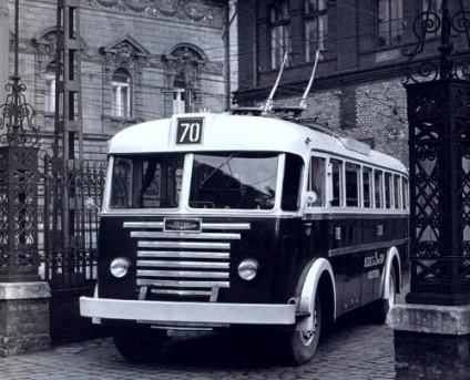 Winged ikarus autobuz