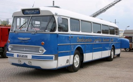 Winged ikarus autobuz