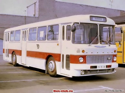 Winged ikarus autobuz